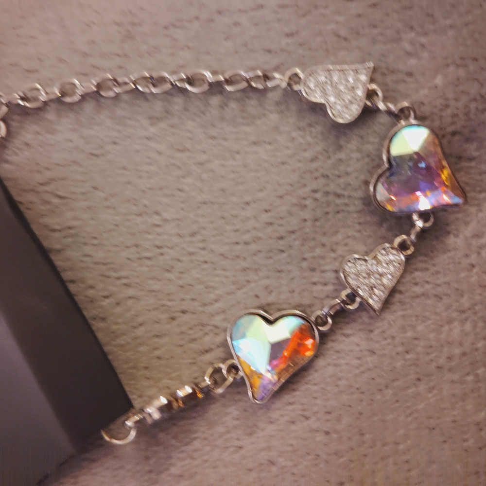 Silver Bracelet with Heart-shaped Crystals and Fine Chain